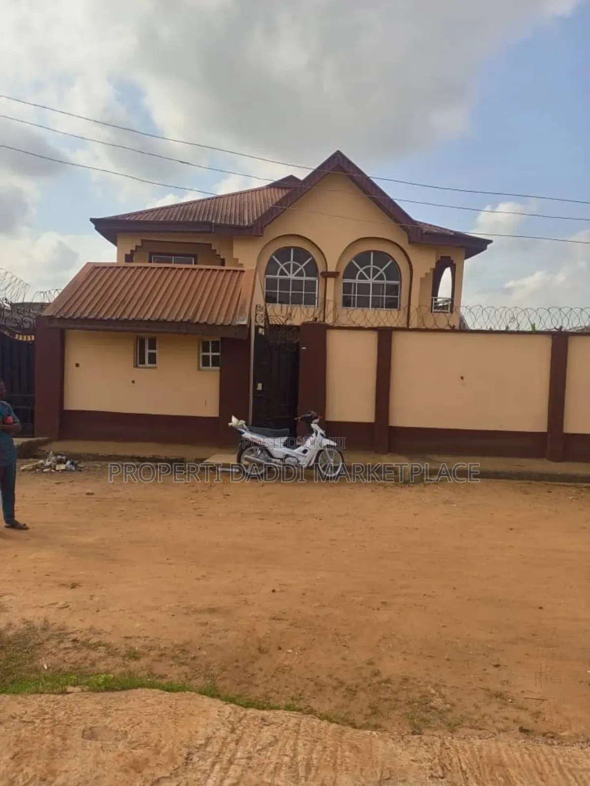 3bdrm Block of Flats in Ayobo for sale