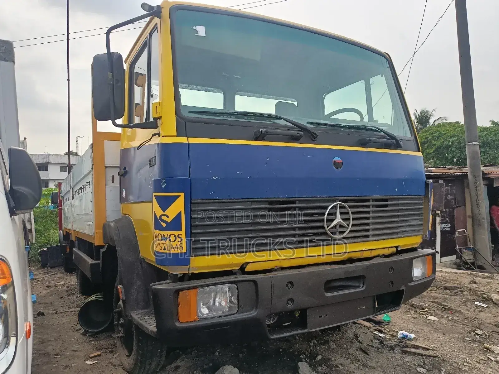 Mercedes Benz 814 German Truck Yellow