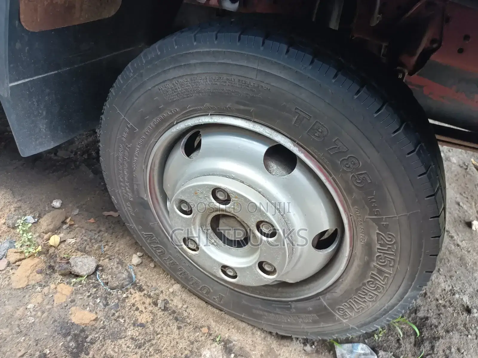 Mercedes Benz Truck With Hydraulic Lift Jack Door