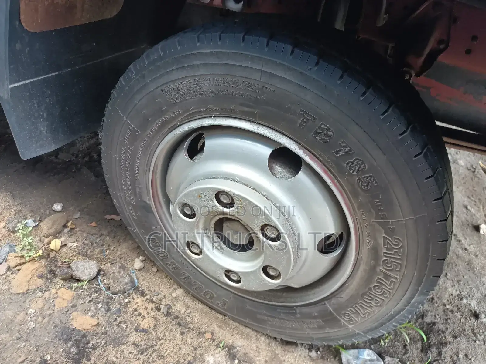 Mercedes Benz Truck With Hydraulic Lift Jack Door