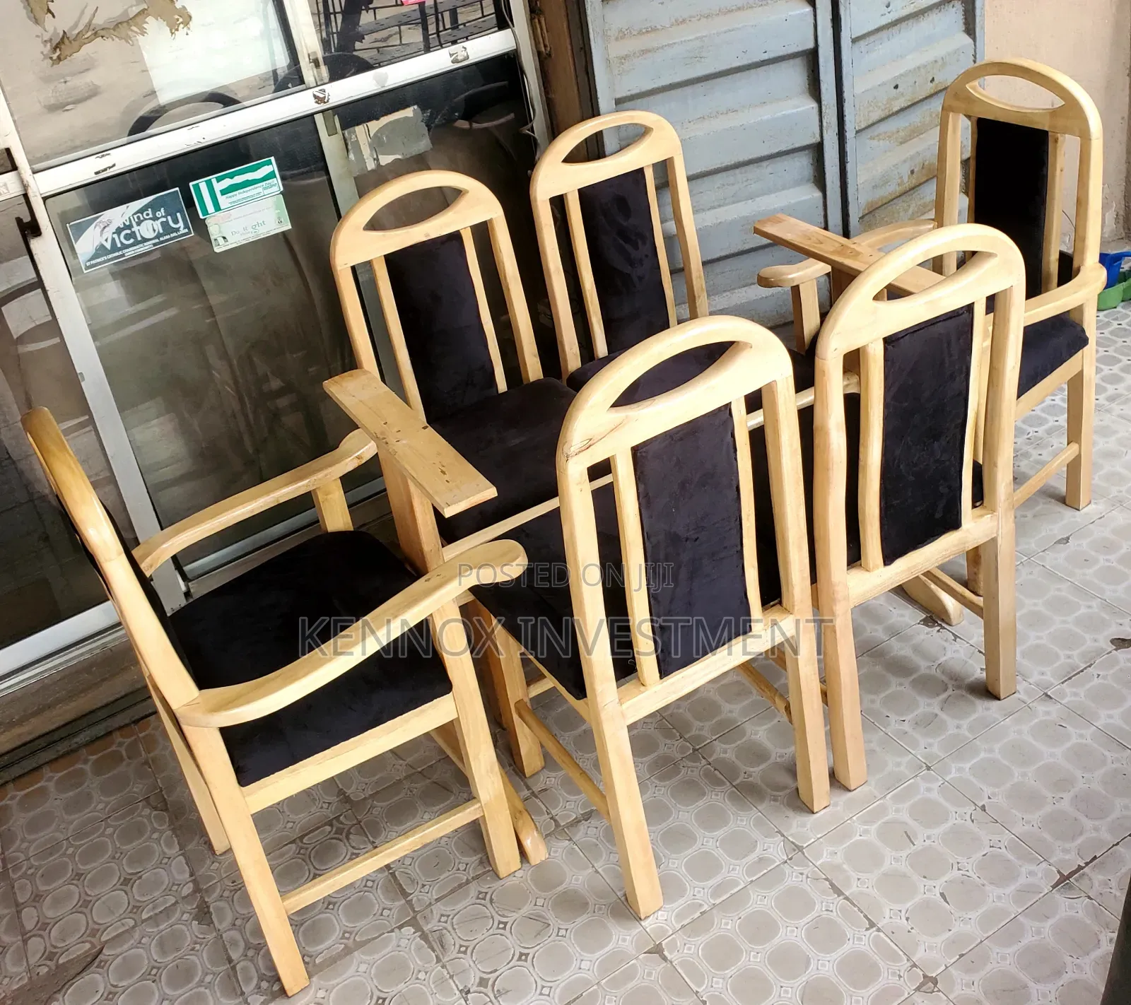 High Quality Wooden Dining Made With Quality Materials.