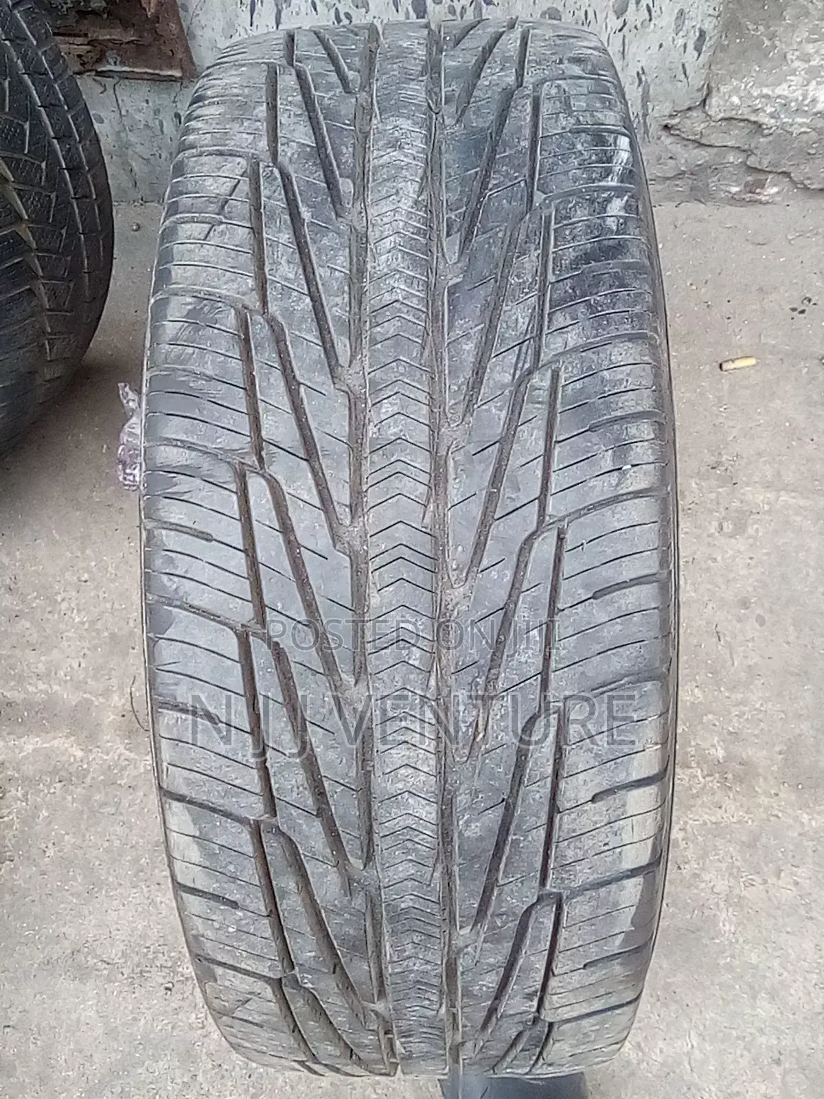 285 35 R18 Tukubo Tire