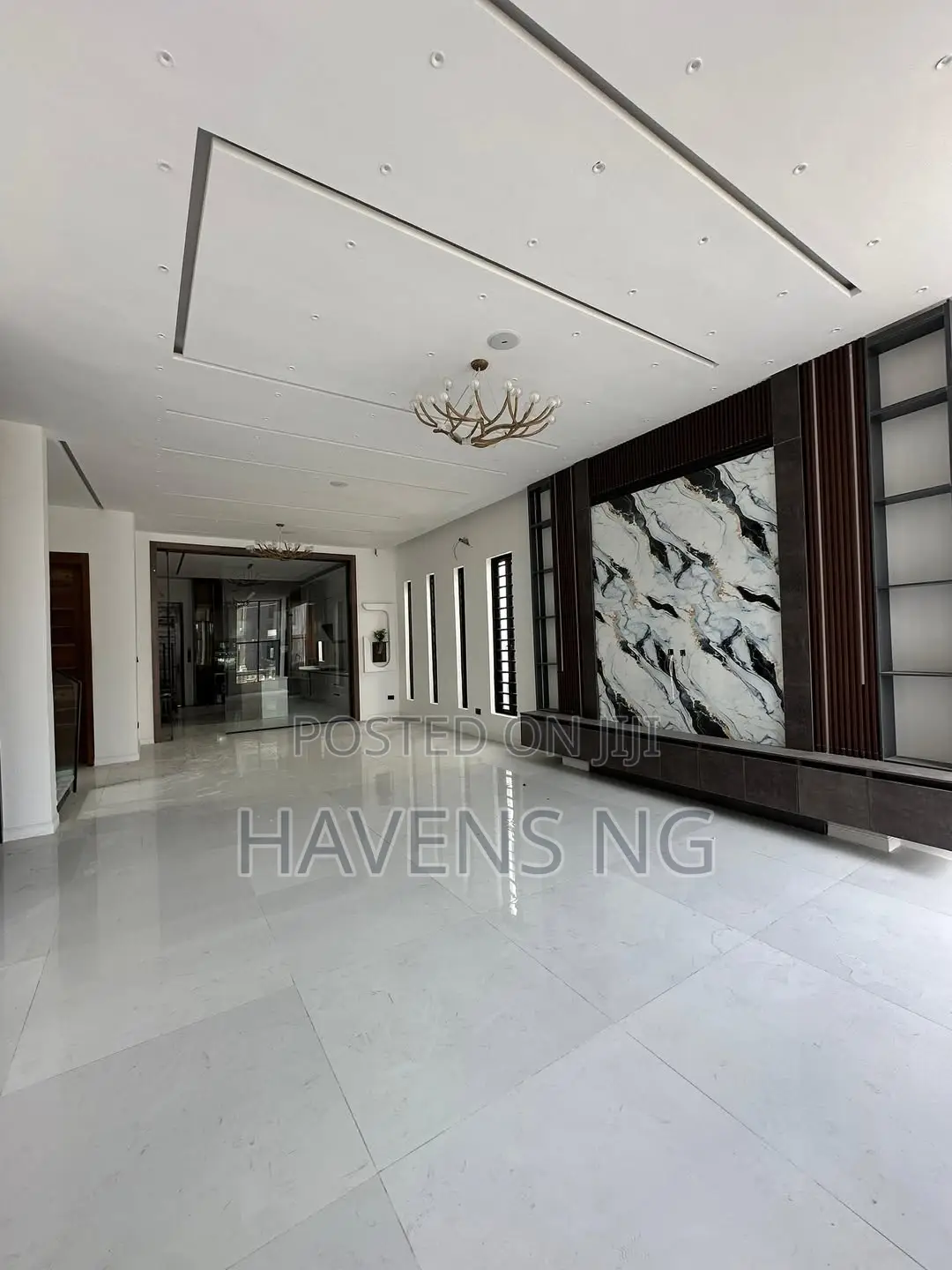 5bdrm Duplex in Ikota for sale