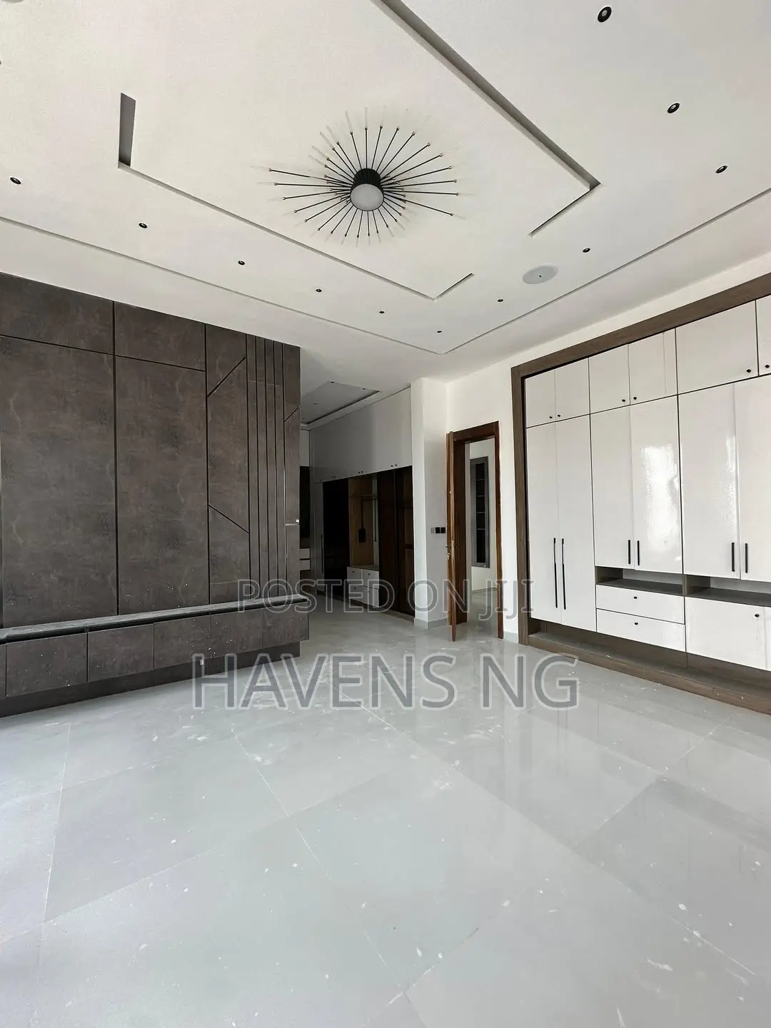 5bdrm Duplex in Ikota for sale