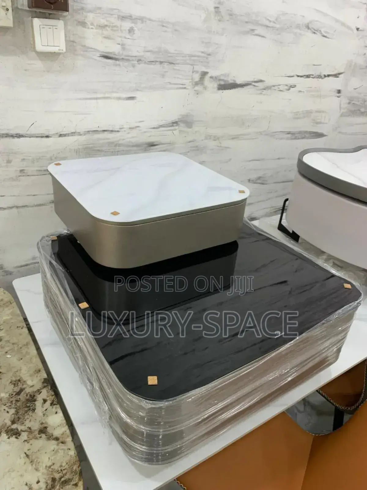 Luxury Rotating Quality Centre Table