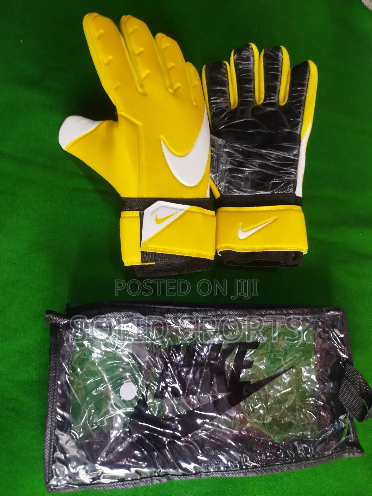 Solid Goalkeeper Gloves Original