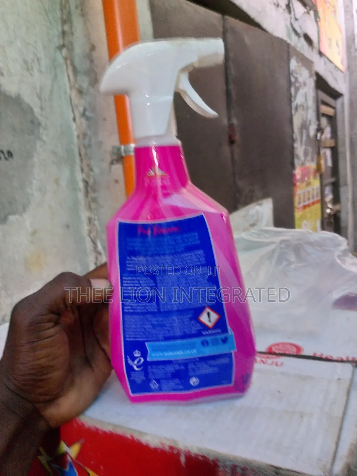 1litre Astonish Oxy Active Fabric Stain Remover Spray