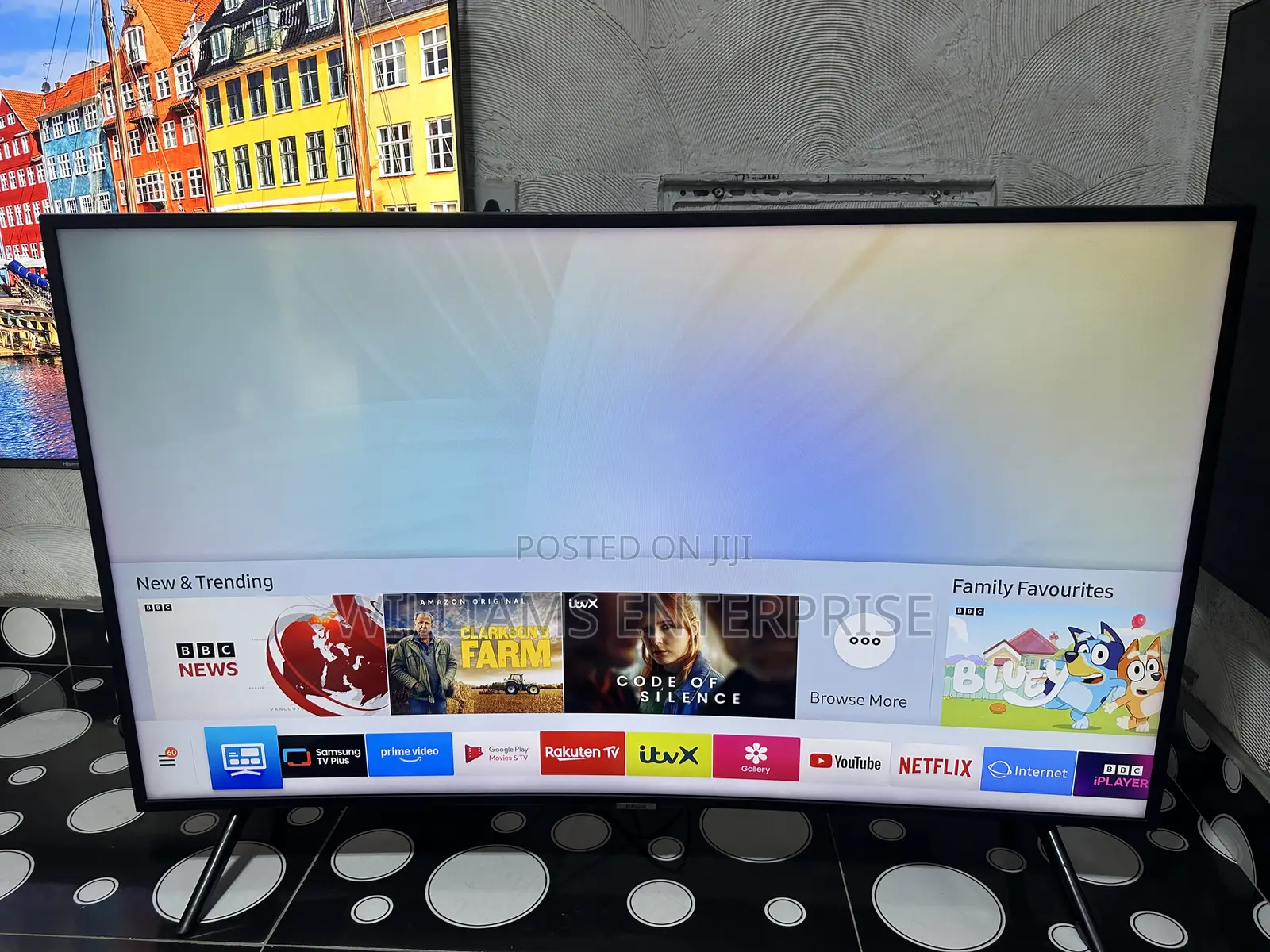Samsung 50 Inches Smart Curved Tv