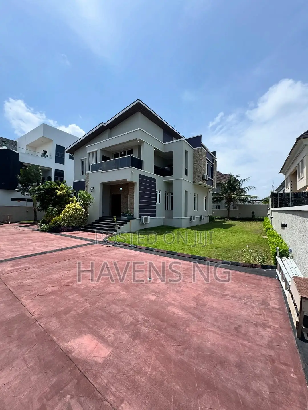 5bdrm Duplex in Osapa london for sale