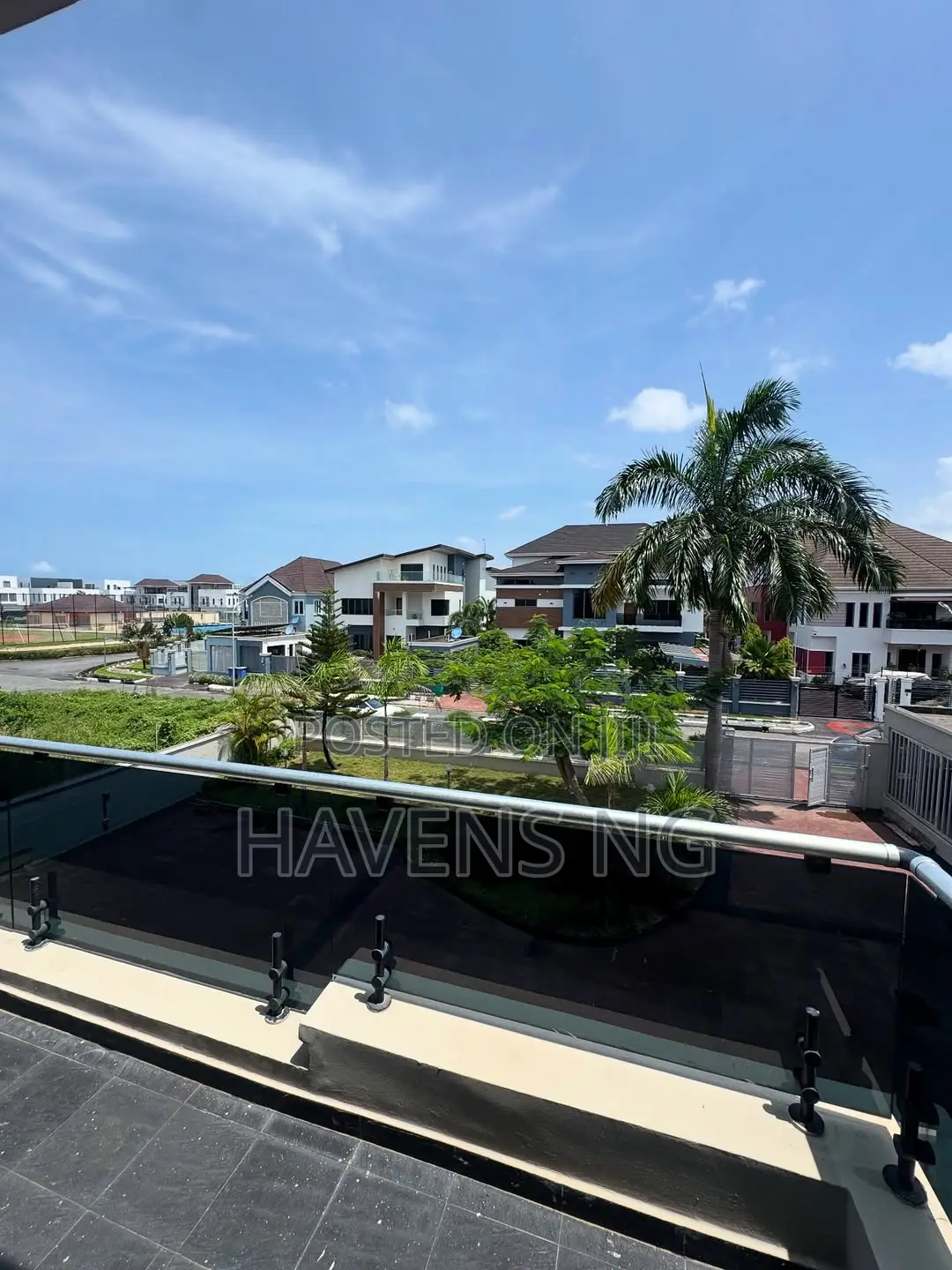 5bdrm Duplex in Osapa london for sale