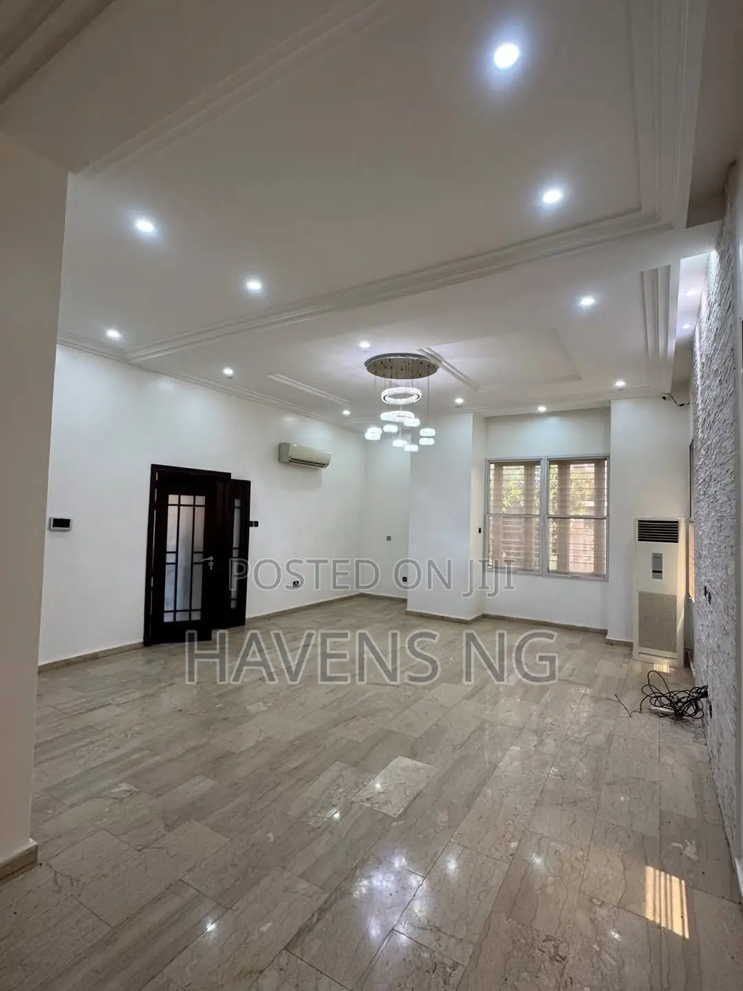 5bdrm Duplex in Osapa london for sale