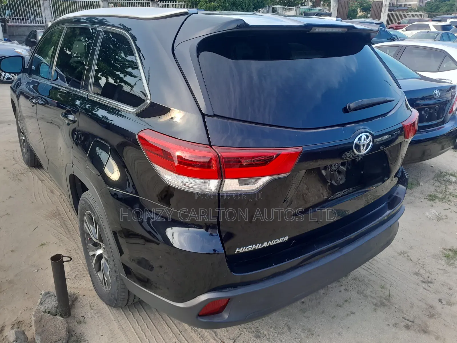 Toyota Highlander LE 4x2 (2.7L 4cyl 6A) 2017 Black
