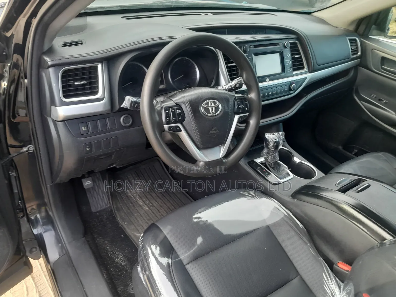 Toyota Highlander LE 4x2 (2.7L 4cyl 6A) 2017 Black