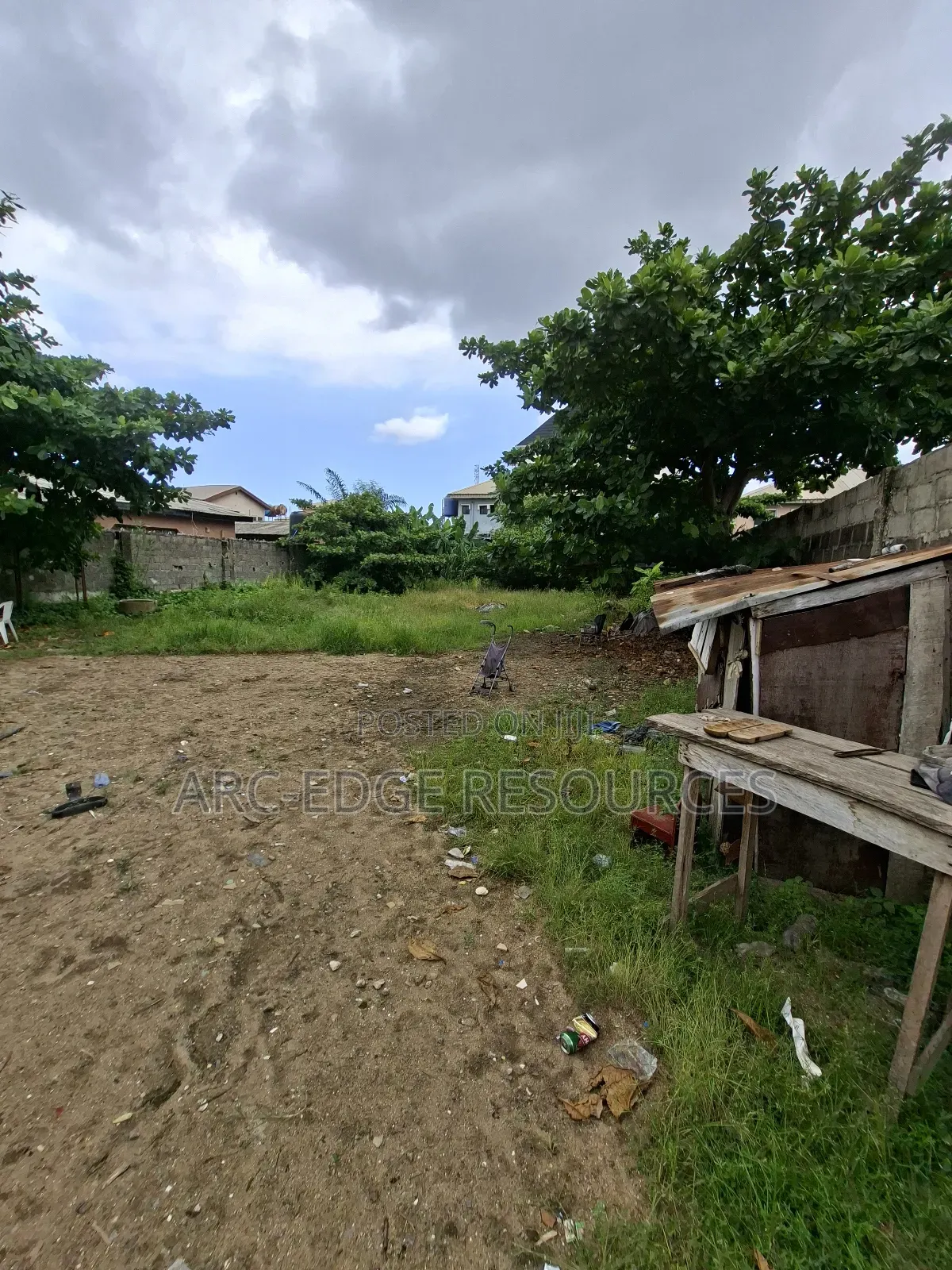 Dry,Fenced and Gated Full Plot