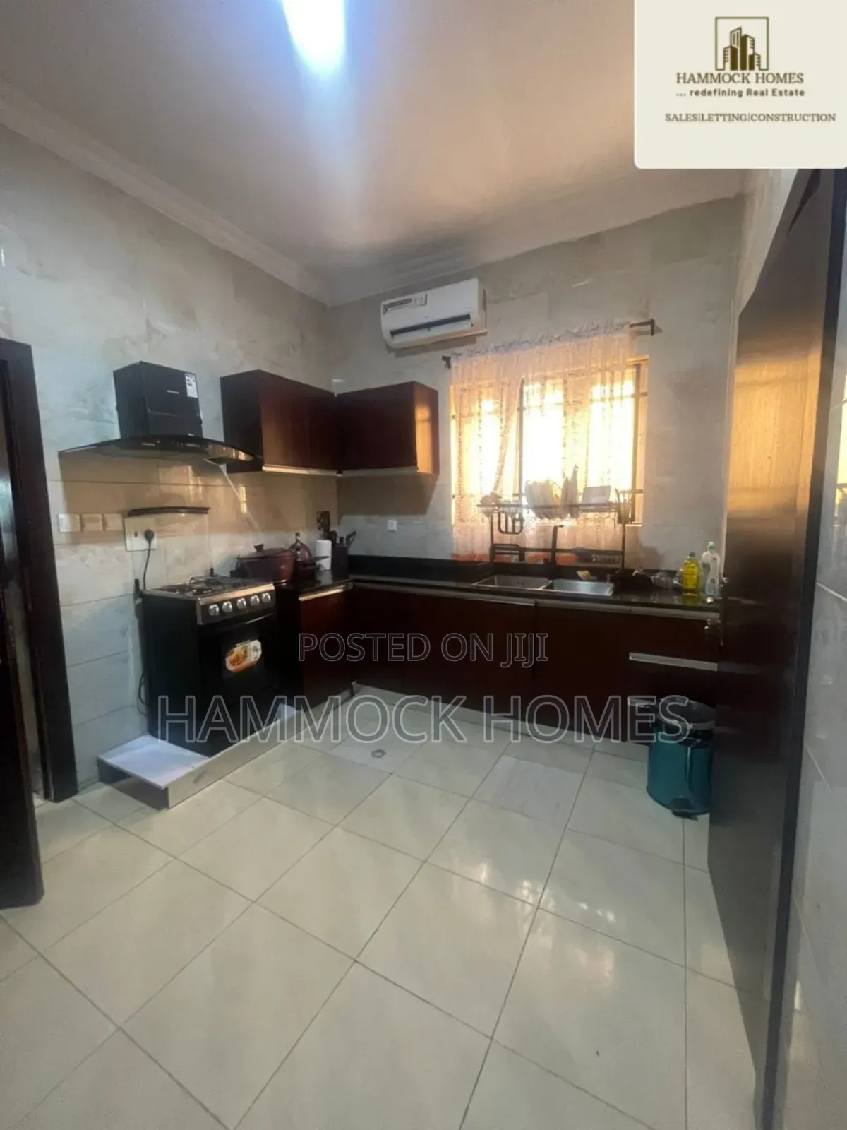 Furnished 5bdrm Duplex in Agodi Gra for sale