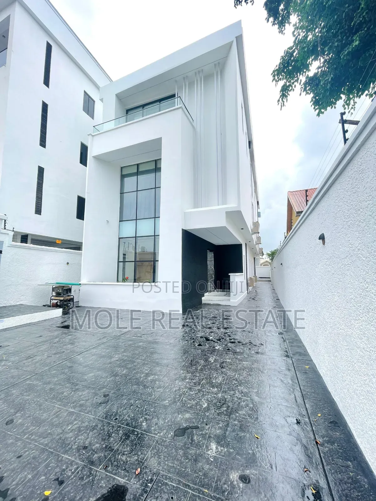 Furnished 4bdrm Duplex in Leki, Lekki Phase 1 for sale