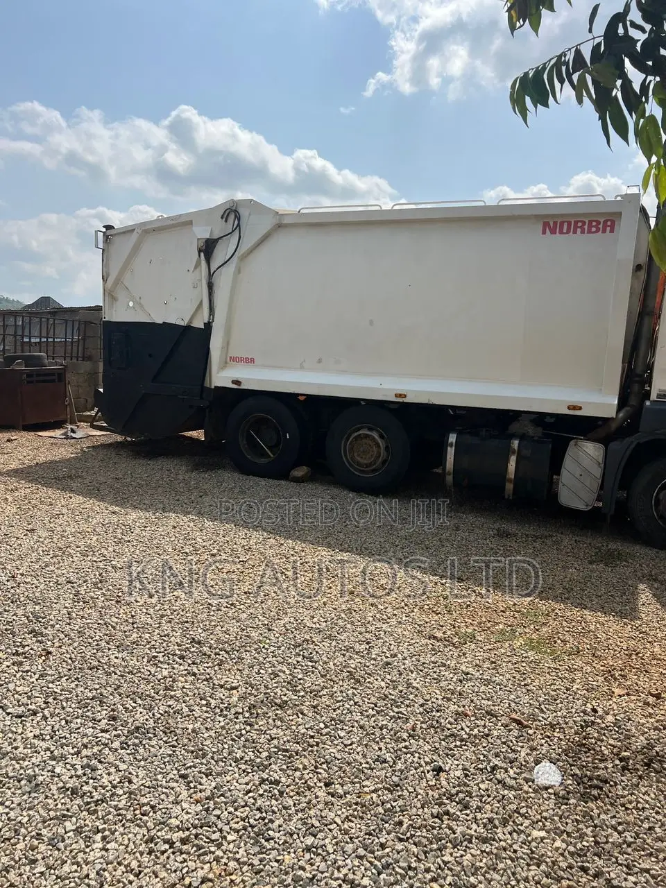 Man Tga Dustbin Truck