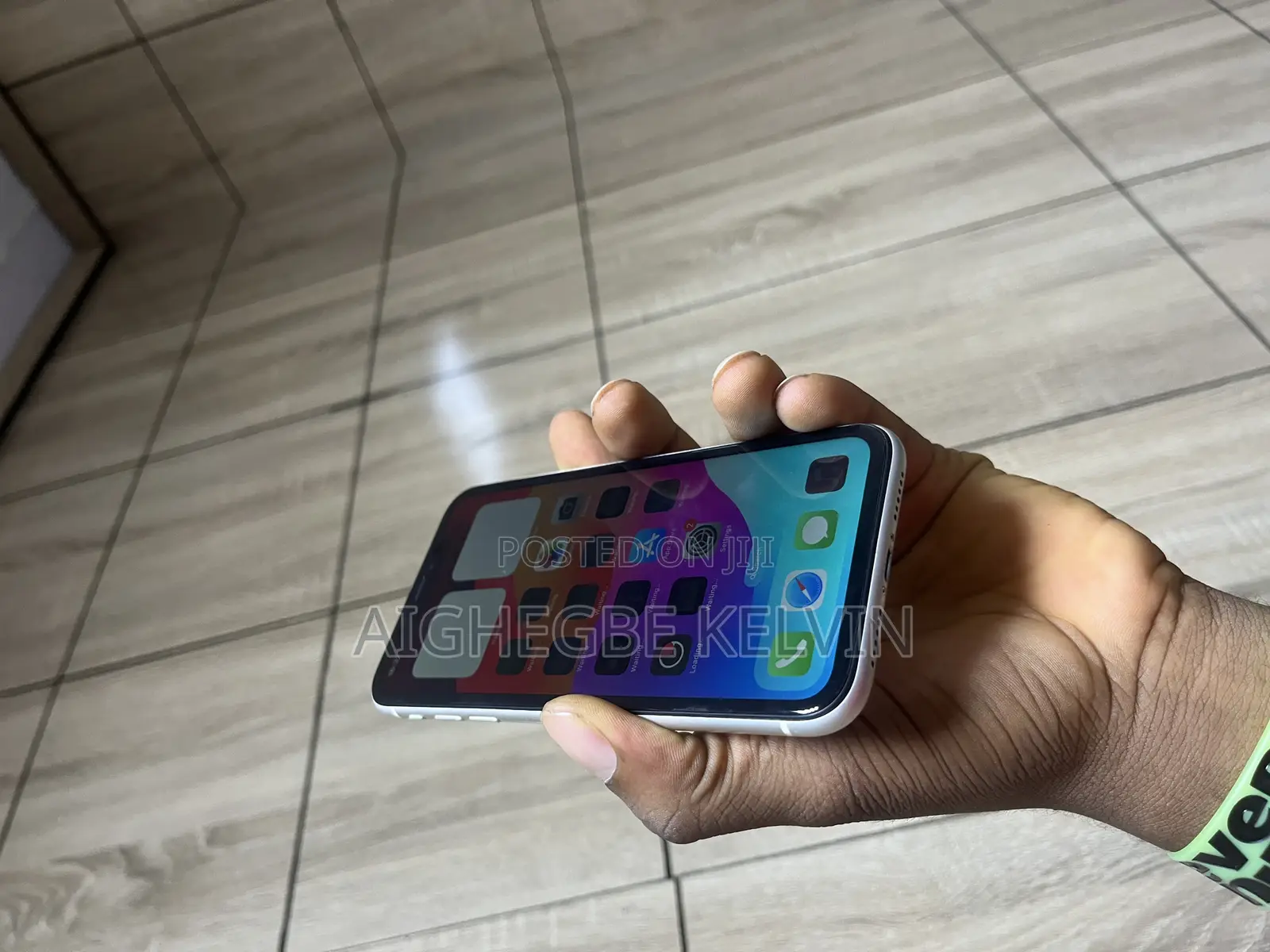 Apple iPhone 11 64 GB White