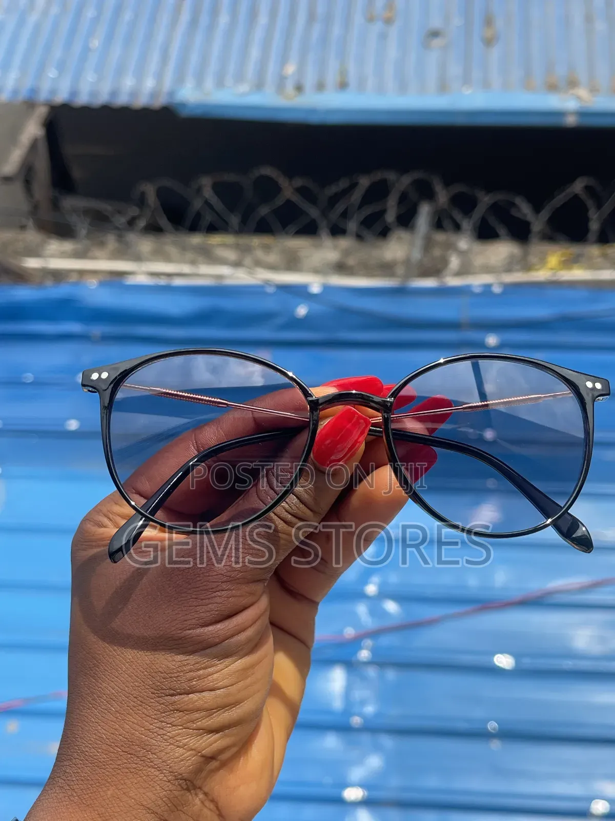 Versatile Black Photochromic Eyeglasses - Light Adjusting