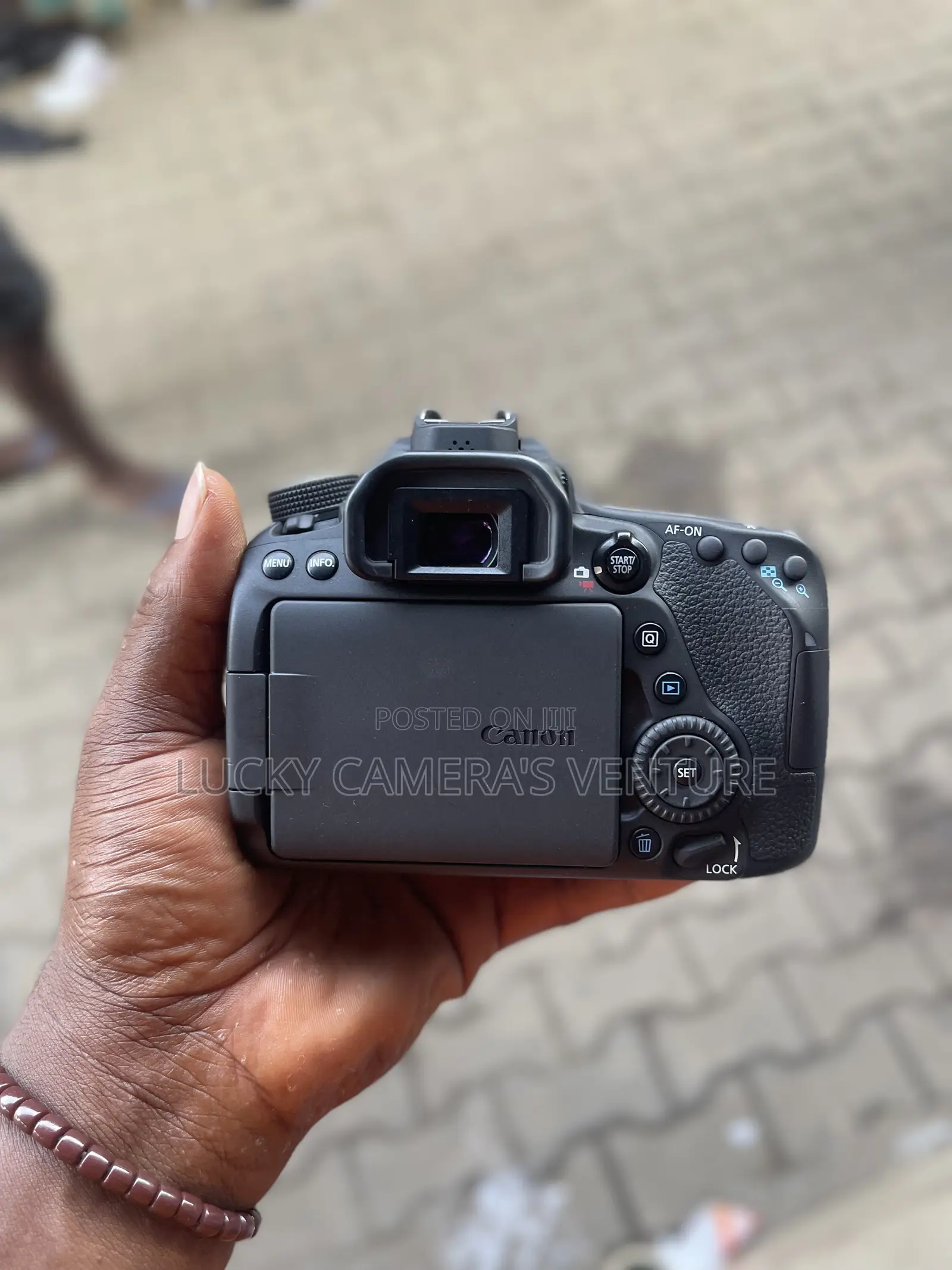 Digital Camera Canon 80d With 18-135mm Lens