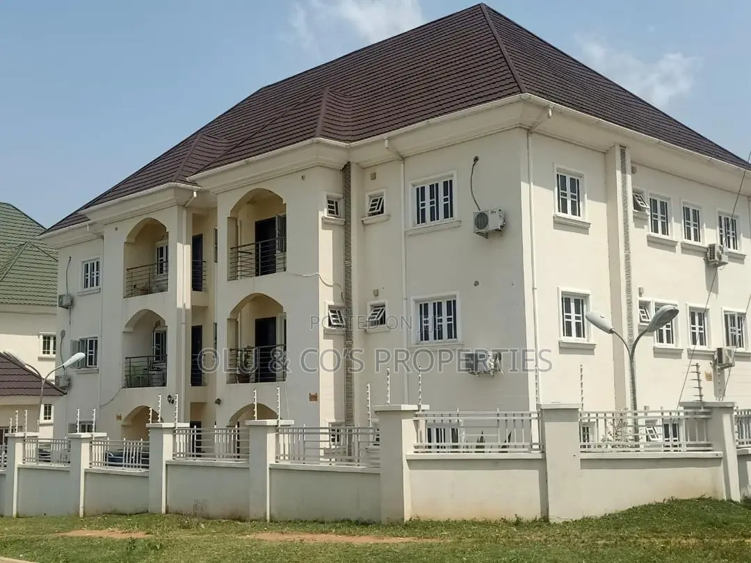 18bdrm Block of Flats in Wuye for sale