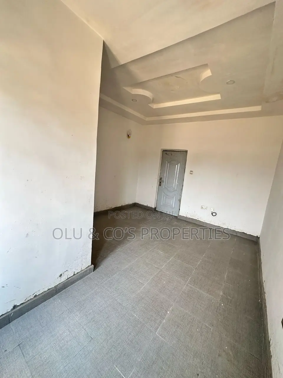 18bdrm Block of Flats in Wuye for sale