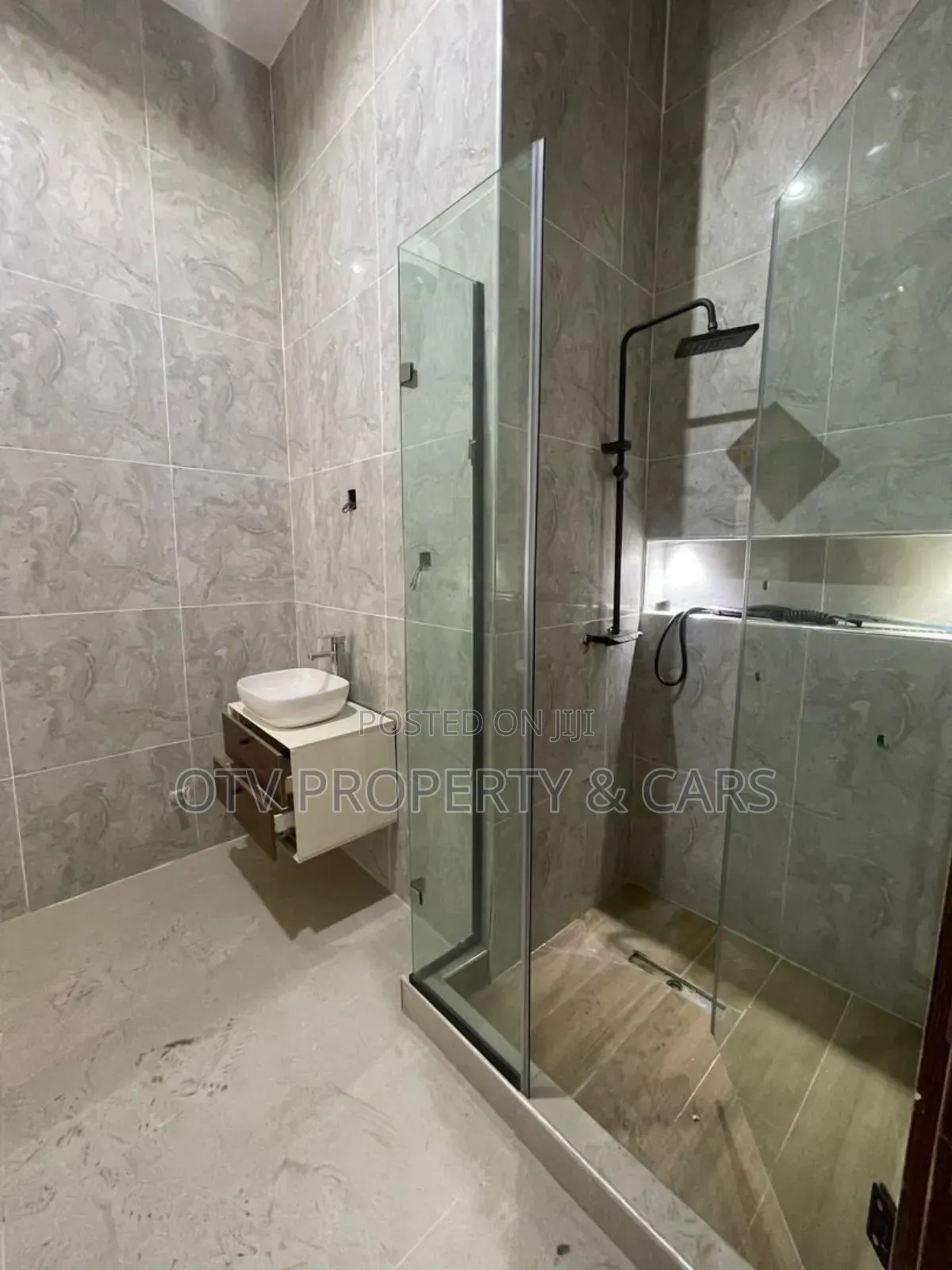 Furnished 5bdrm Duplex in Ikate for sale
