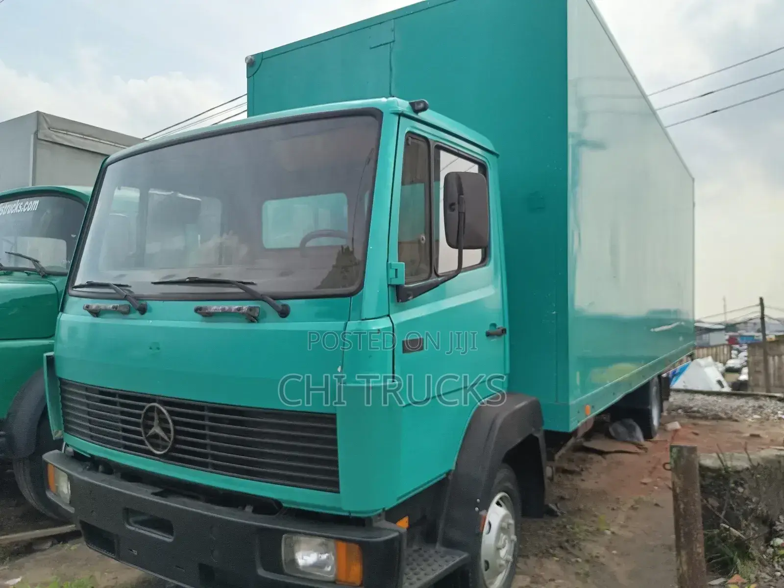 Mercedes Benz 814 Cargo Truck 20ft Long Green