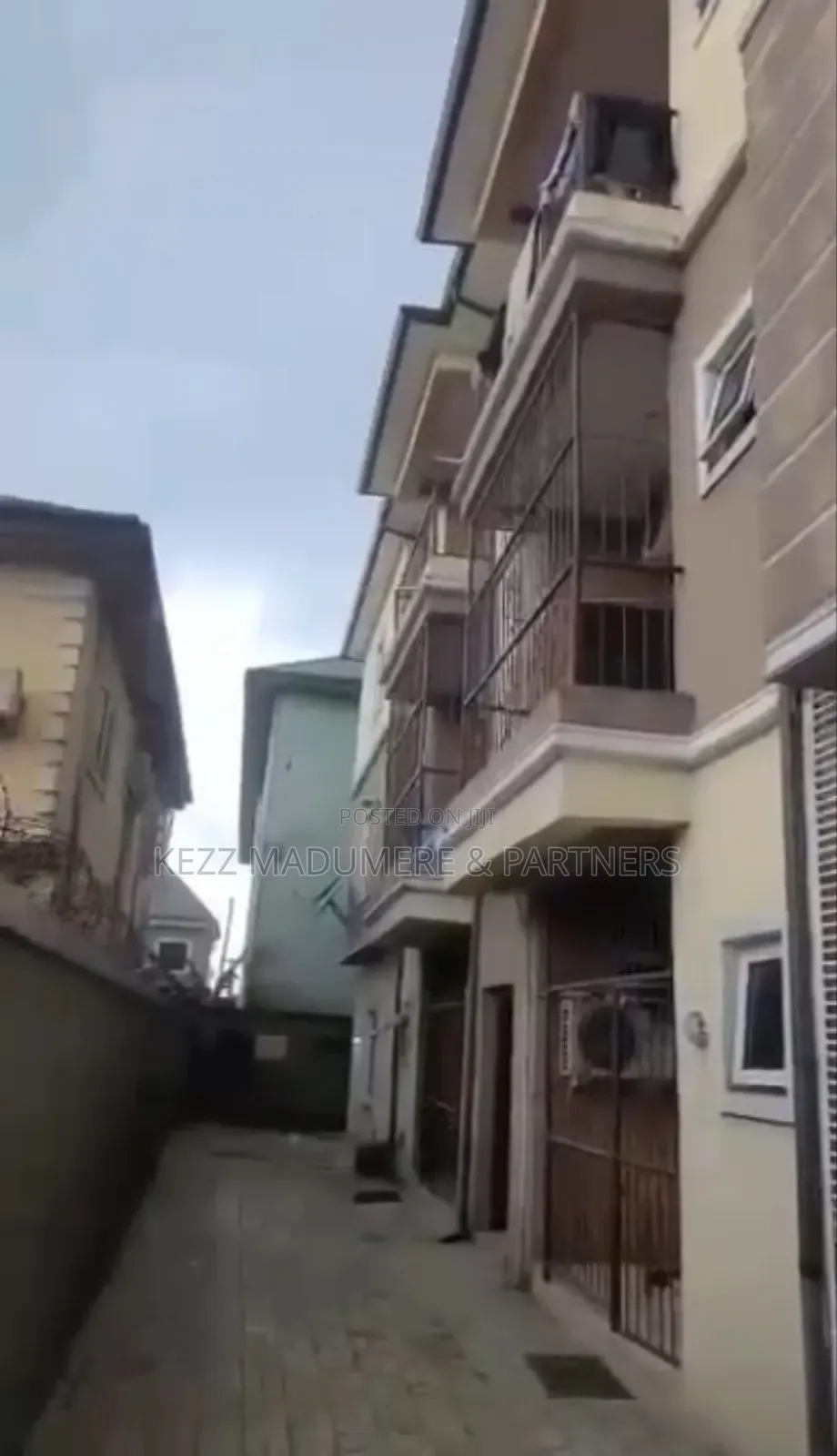 6bdrm Block of Flats in Woji , Port Harcourt for sale