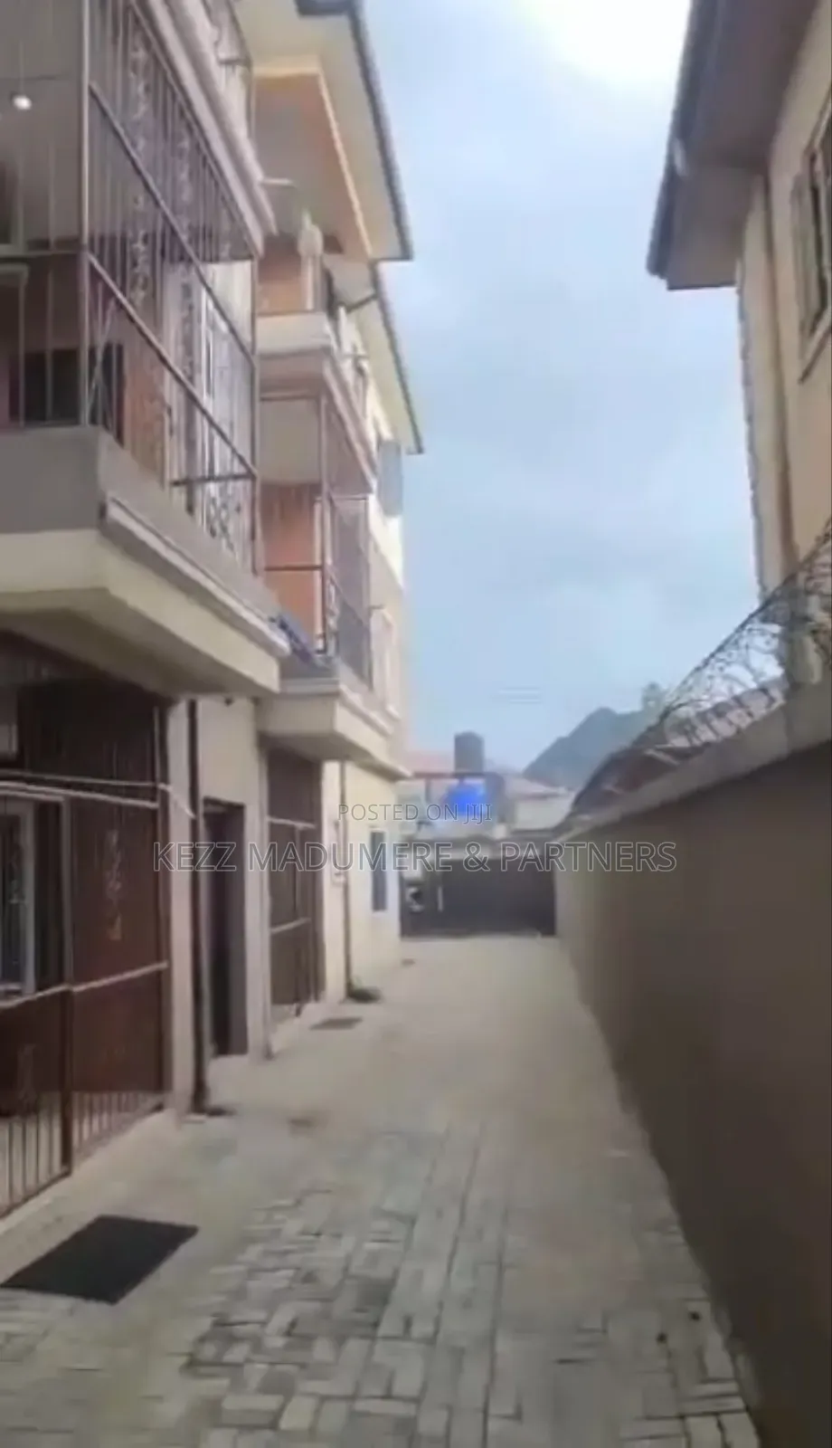 6bdrm Block of Flats in Woji , Port Harcourt for sale