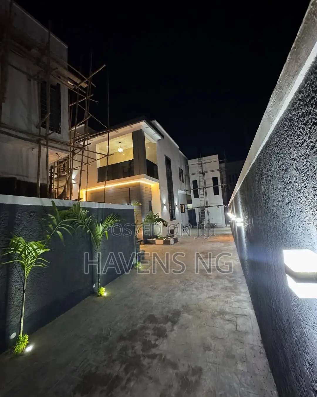 4bdrm Duplex in Eneka for sale