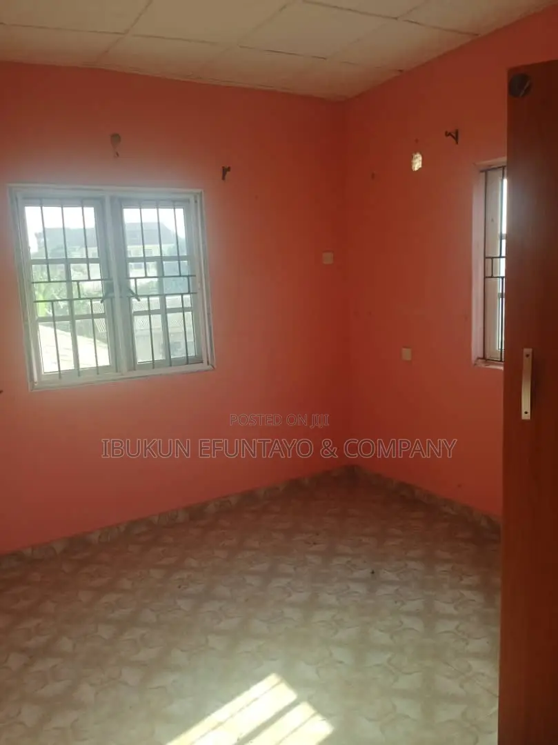 2bdrm Apartment in Ashafa Agemo Isuti, Igando / Ikotun/Igando for sale