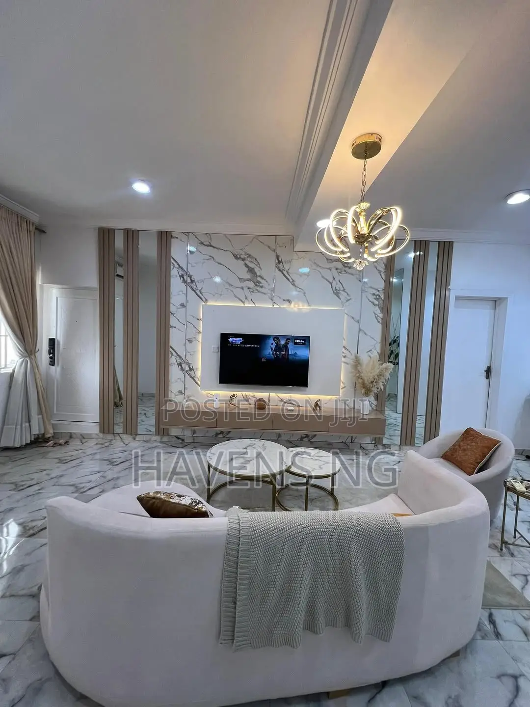 White Pearl – Spacious City View 1-Bedroom Apartment