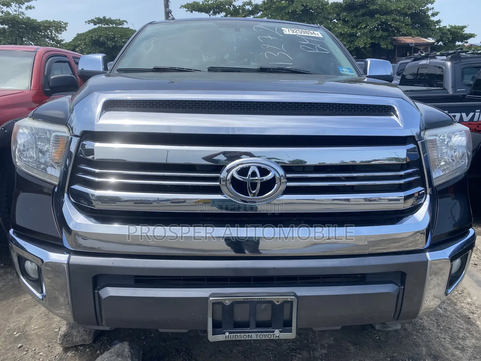 Toyota Tundra 1794 5.7L V8 w/FFV 4x4 CrewMax 5.6 ft. box 145.7 in. WB