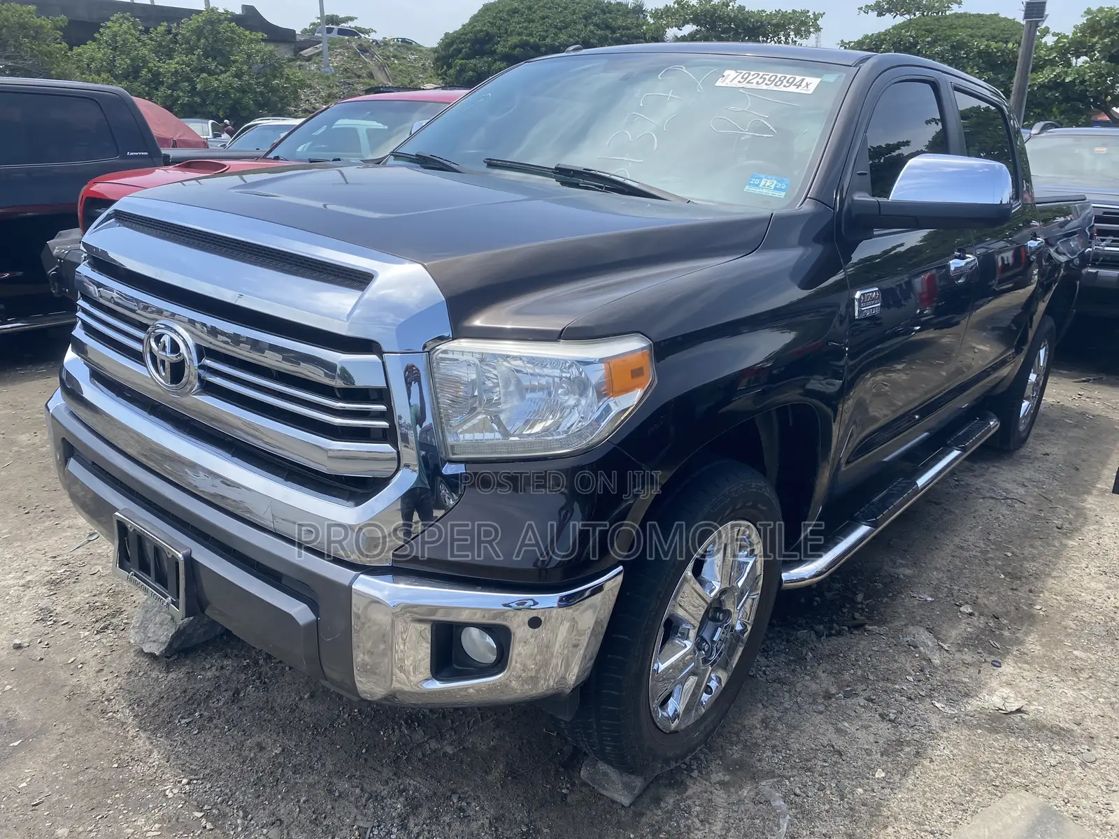 Toyota Tundra 1794 5.7L V8 w/FFV 4x4 CrewMax 5.6 ft. box 145.7 in. WB