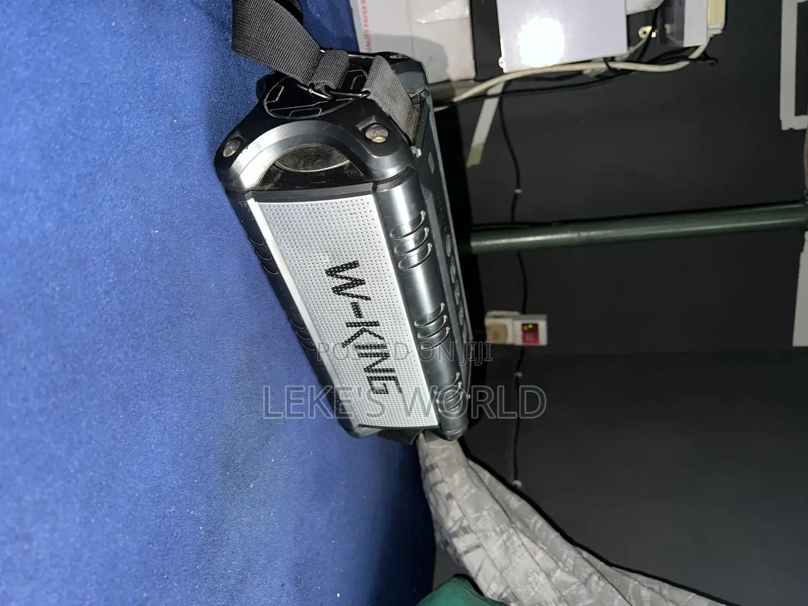 W-King D8 by Speaker