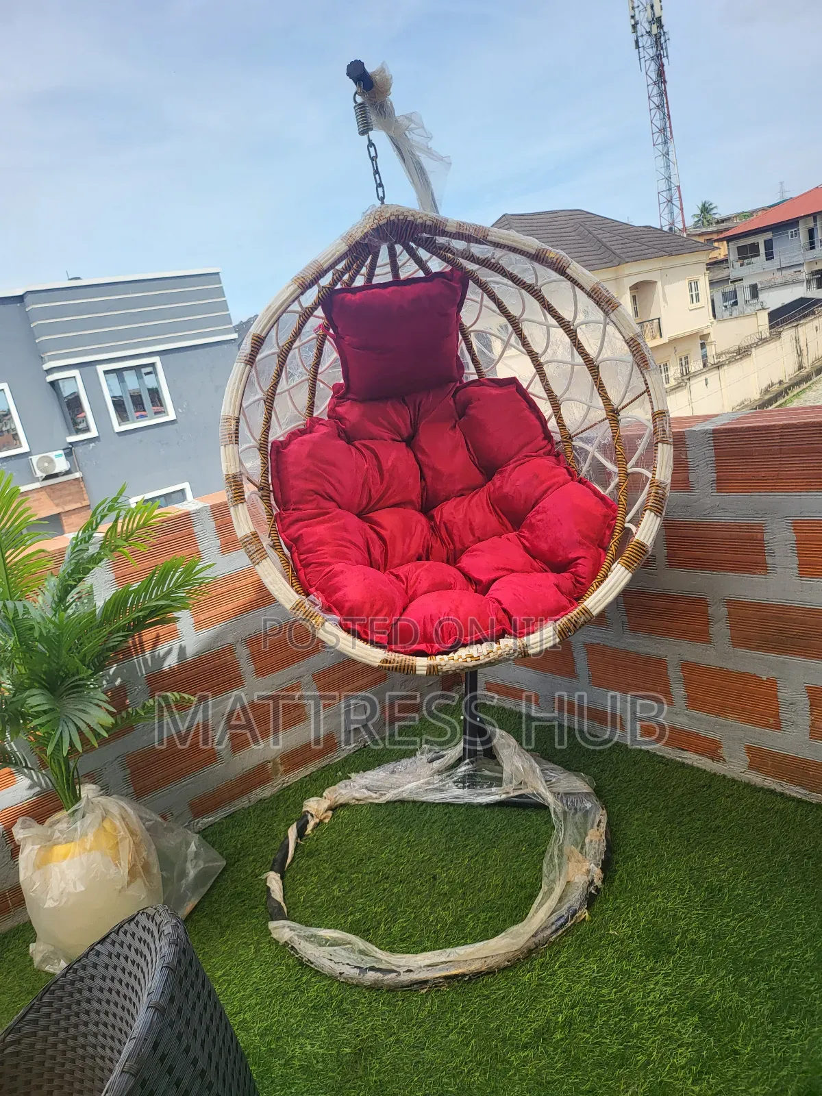 Large Durable and Rugged Swing for Indoor and Outdoor