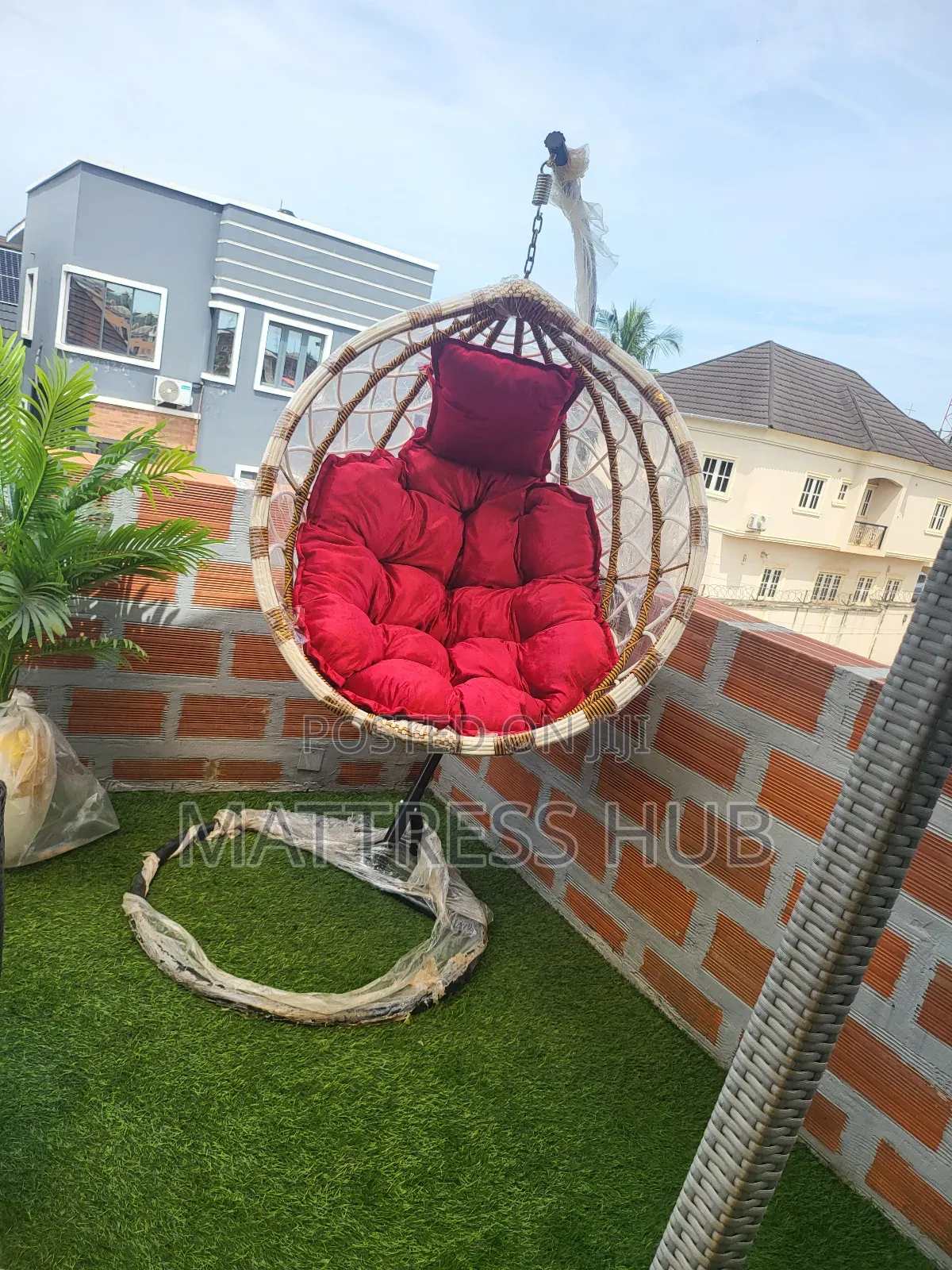 Large Durable and Rugged Swing for Indoor and Outdoor