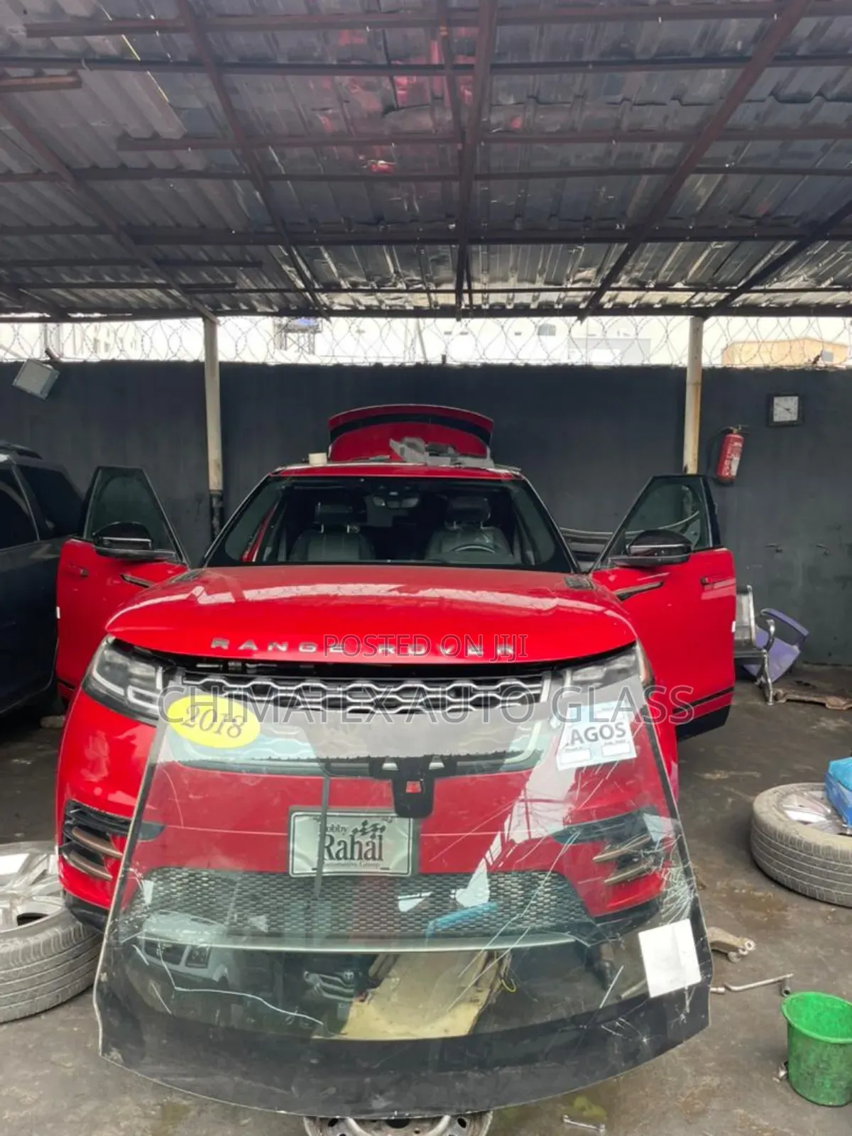 Range Rover Vella Windscreen Glass Installation We Deliver