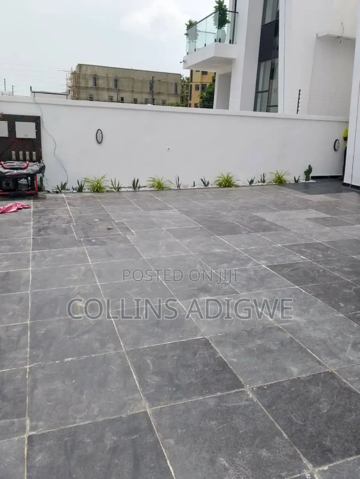 5bdrm Duplex in Chevron Call To for sale
