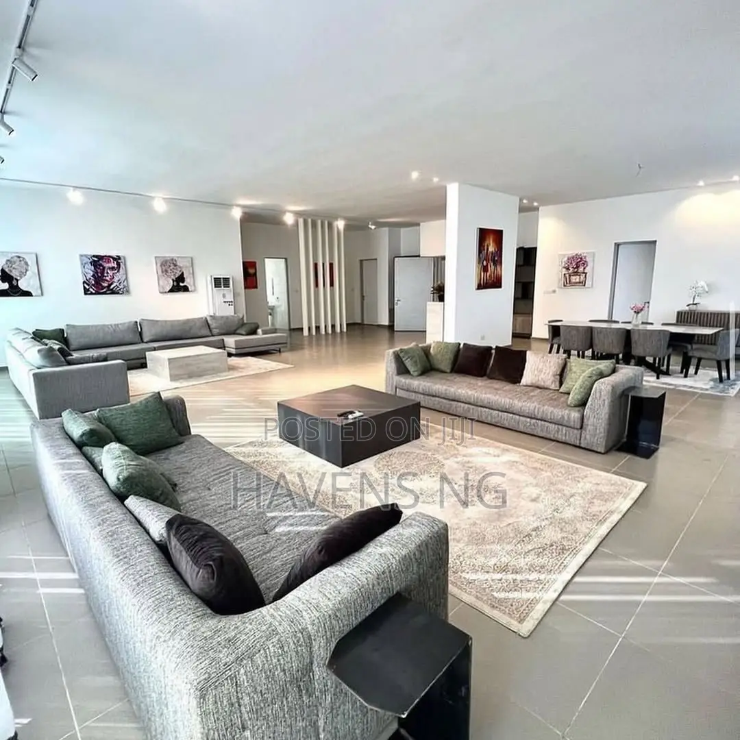 Spacious Stylish 2-Bedroom Penthouse for Shortlet