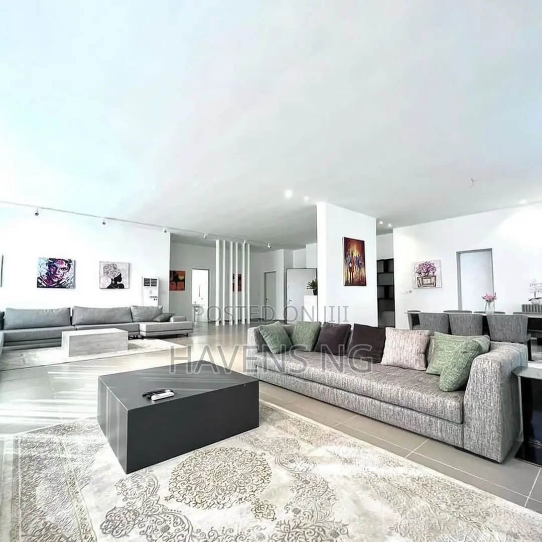 Spacious Stylish 2-Bedroom Penthouse for Shortlet