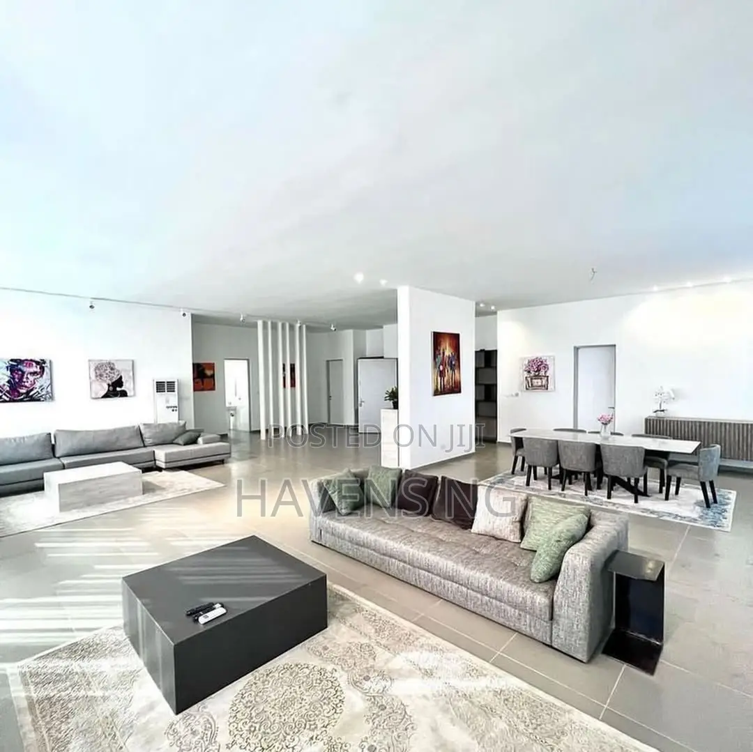 Spacious Stylish 2-Bedroom Penthouse for Shortlet