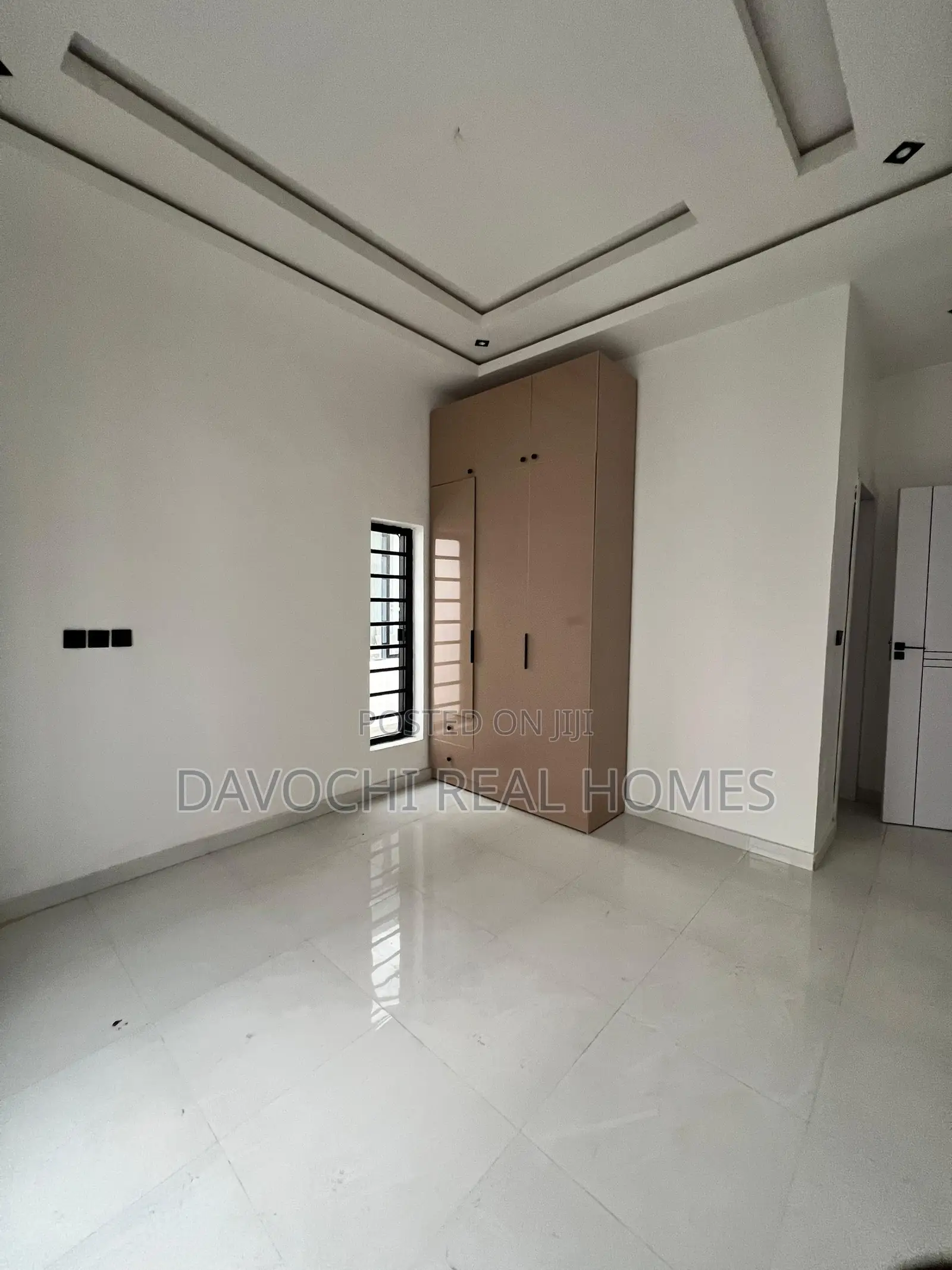 4bdrm Duplex in Chevron for rent