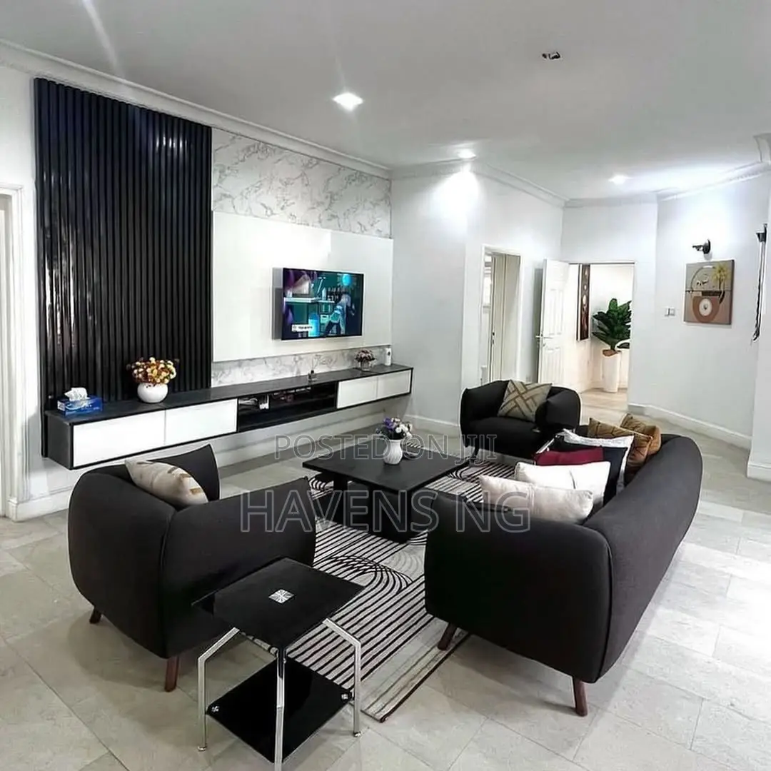 Beautiful 2-Bedroom Apartment for Shortlet in Wuse 2