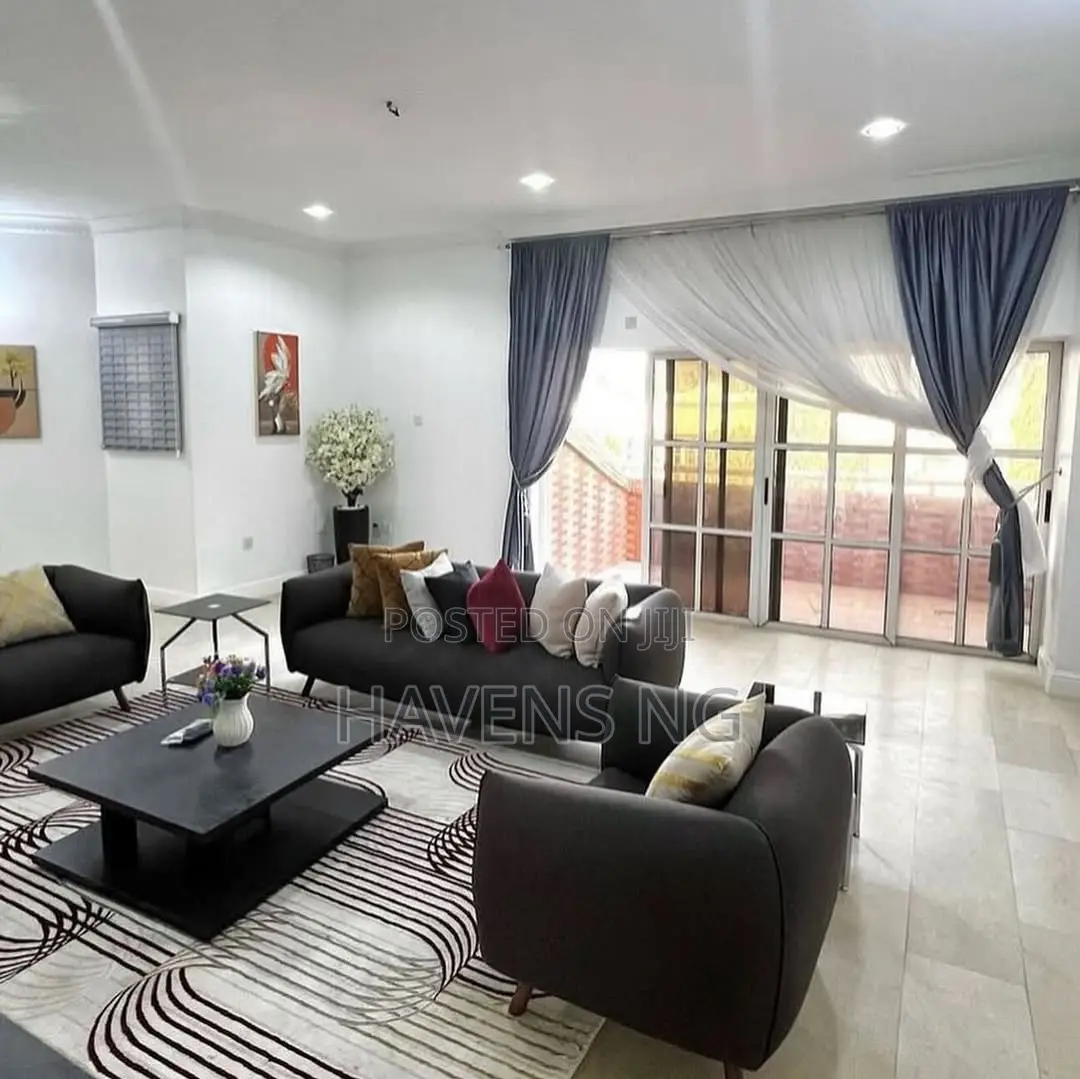 Beautiful 2-Bedroom Apartment for Shortlet in Wuse 2