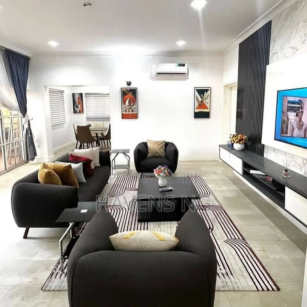 Beautiful 2-Bedroom Apartment for Shortlet in Wuse 2