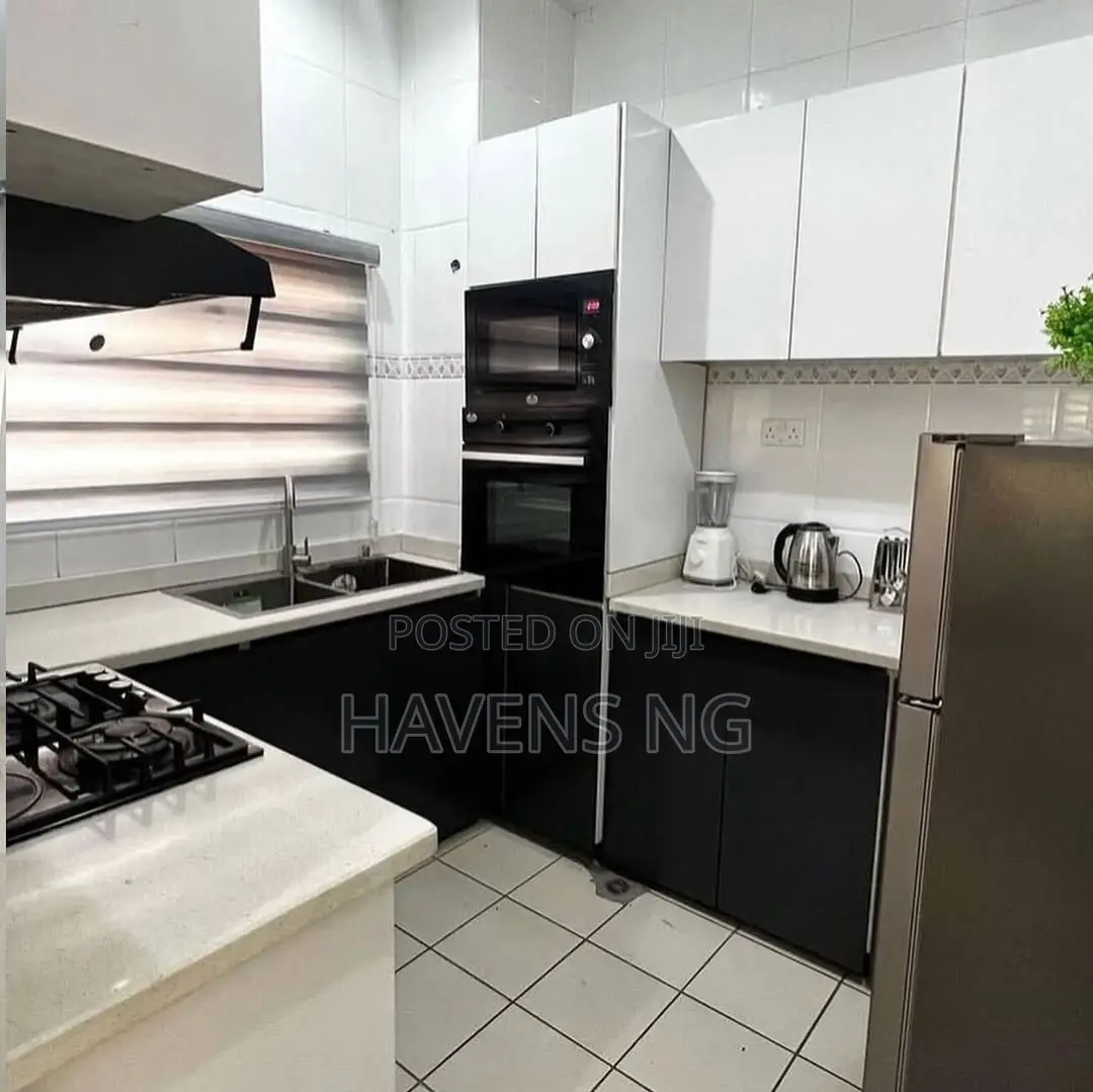 Beautiful 2-Bedroom Apartment for Shortlet in Wuse 2