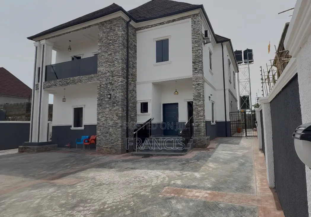4bdrm Duplex in Summit Estate, Lugbe District for sale