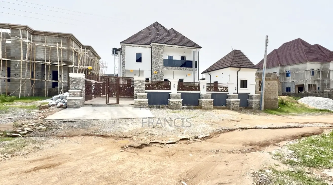 4bdrm Duplex in Summit Estate, Lugbe District for sale